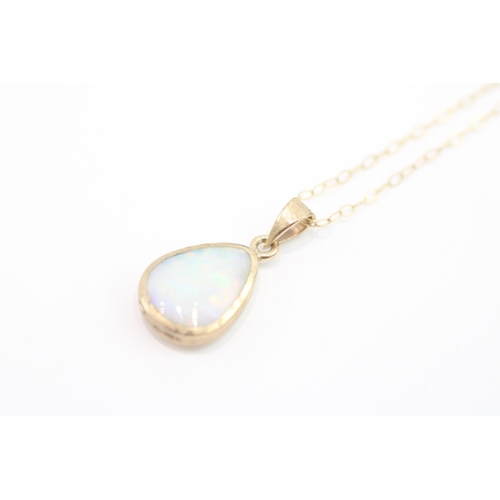 24 - 9ct gold opal pendant necklace (1.6g)