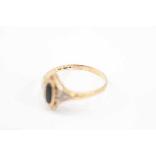 26 - 9ct gold onyx & diamond dress ring (1.8g) Size R 1/2