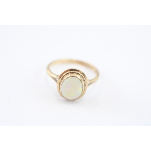 27 - 9ct gold vintage opal dress ring (1.5g) Size H