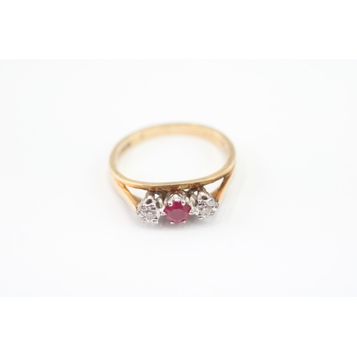 34 - 9ct gold vintage ruby & diamond trilogy ring (2.1g) Size K