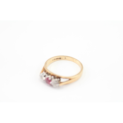 34 - 9ct gold vintage ruby & diamond trilogy ring (2.1g) Size K