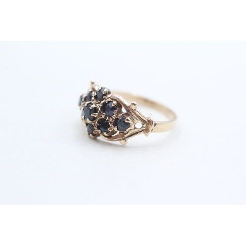 13 - 9ct gold sapphire cluster ring (2.1g) Size M