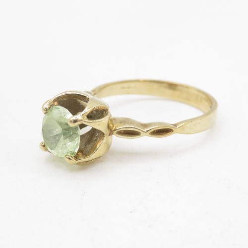 10 - 9ct gold and prasiolite dress ring (3.1g) Size M