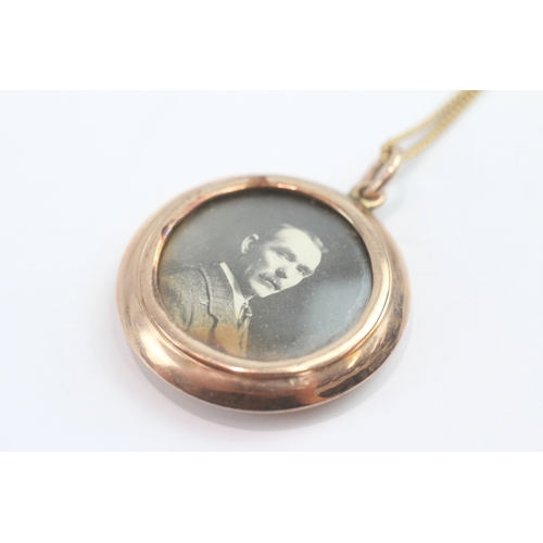 47 - 9ct gold double-side photo locket necklace (9.7g)