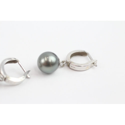 6 - 14ct white gold black cultured pearl hoop earrings (3.9g)