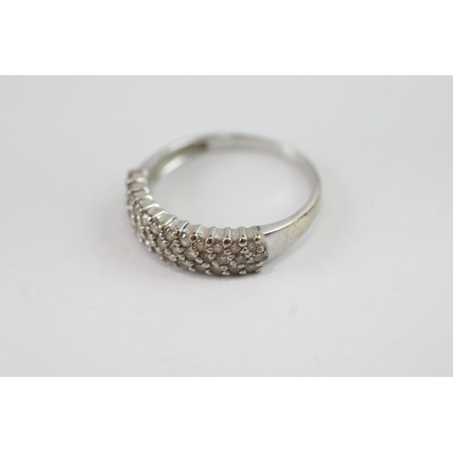 20 - 9ct white gold diamond cluster ring (2g) Size M