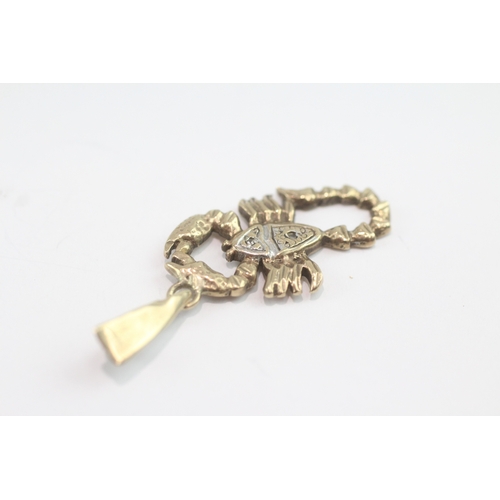 26 - 9ct gold scorpion pendant (2g)