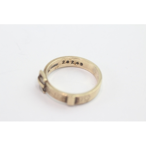38 - 9ct gold vintage buckle ring (3.7g) Size N