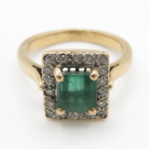 23 - 9c gold emerald diamond dress ring (4.7g) Size N