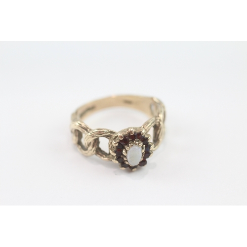 13 - 9ct gold opal garnet cluster ring (4.9g) Size N