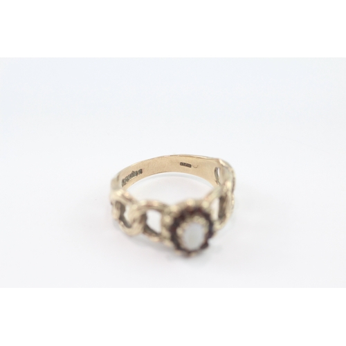 13 - 9ct gold opal garnet cluster ring (4.9g) Size N