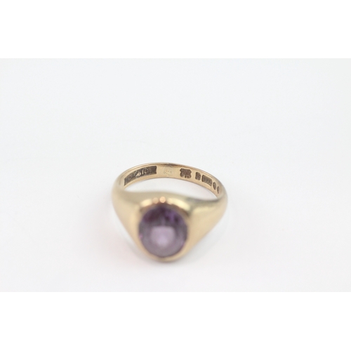 14 - 9ct gold synthetic colour changing sapphire signet ring (4.7g) Size J