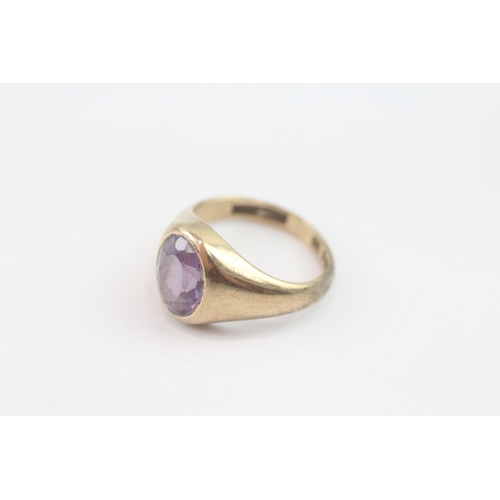 14 - 9ct gold synthetic colour changing sapphire signet ring (4.7g) Size J