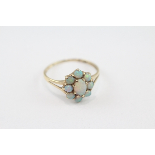 25 - 14ct gold opal cluster ring (5.5g) Size M 1/2