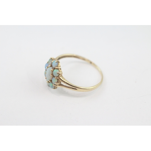25 - 14ct gold opal cluster ring (5.5g) Size M 1/2