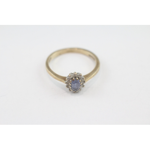 30 - 9ct gold sapphire diamond cluster ring (1.8g) Size L