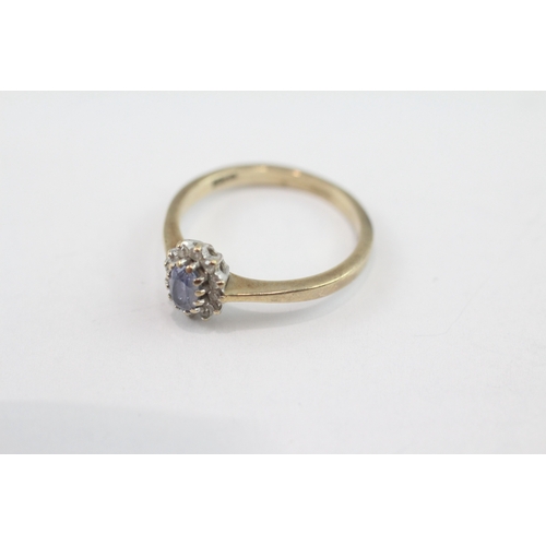 30 - 9ct gold sapphire diamond cluster ring (1.8g) Size L