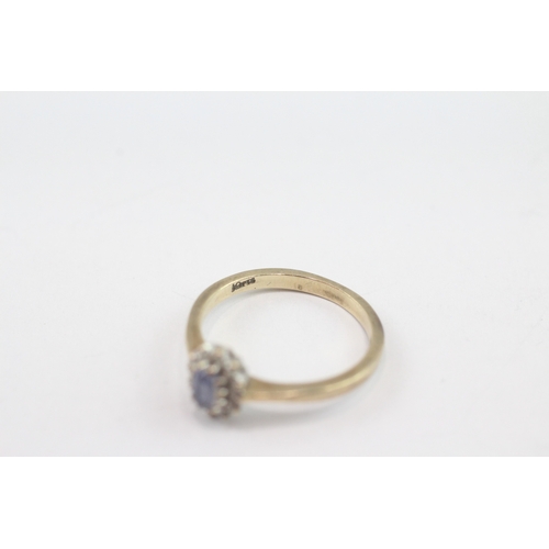 30 - 9ct gold sapphire diamond cluster ring (1.8g) Size L