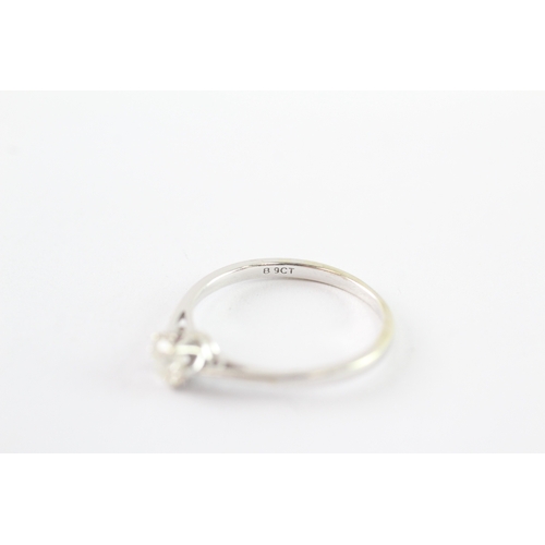 39 - 9ct white gold diamond solitaire ring (1.4g) Size M 1/2
