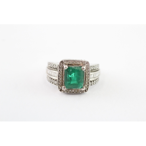 5 - 9ct white gold diamond and emerald ring AF: stone chipped with surface reaching fractures (4g) Size ... 