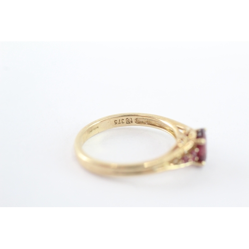 58 - 9ct gold amethyst cluster ring (2.5g) Size O