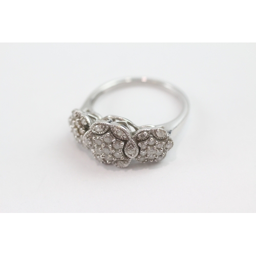 60 - 9ct gold diamond cluster ring (3.1g) Size N 1/2