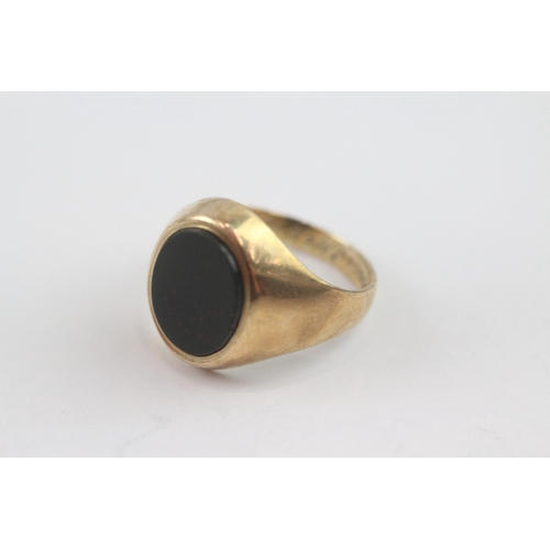 8 - 9ct gold vintage bloodstone signet ring (4.3g) Size M