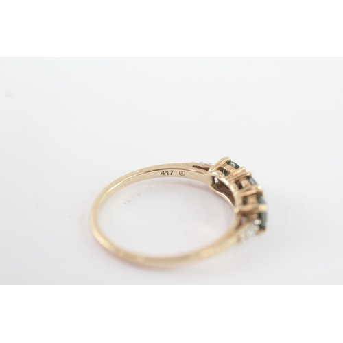 59 - 9ct gold green and white diamond ring (1.6g) Size O