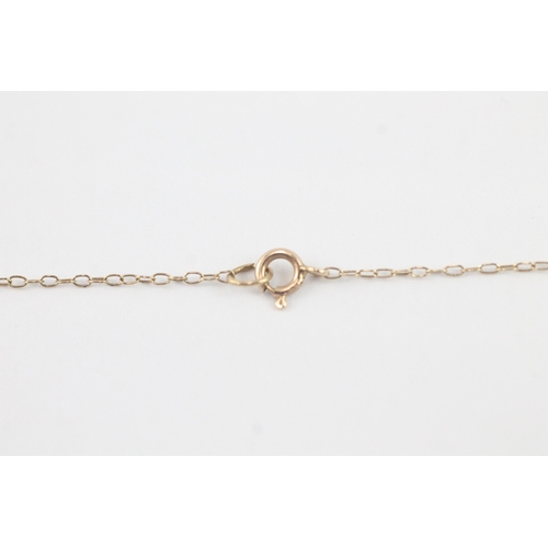 17 - 9ct gold diamond appox 0.22 ct (3.8mm) single stone twist pendant on chain (1g)