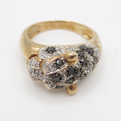 63 - 9ct gold diamond pave leopard ring (5.9g) Size P