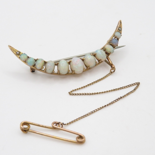 74 - 9ct gold vintage opal & seed pearl crescent brooch (3.2g)