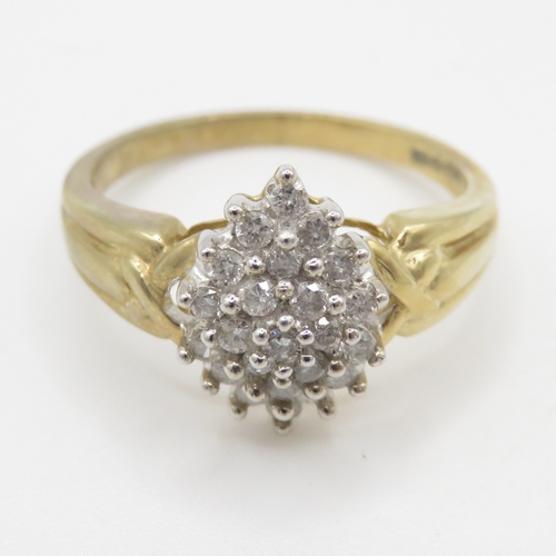 95 - 9ct gold diamond cluster ring (4.1g) Size U