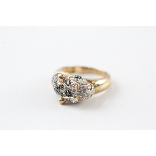 63 - 9ct gold diamond pave leopard ring (5.9g) Size P