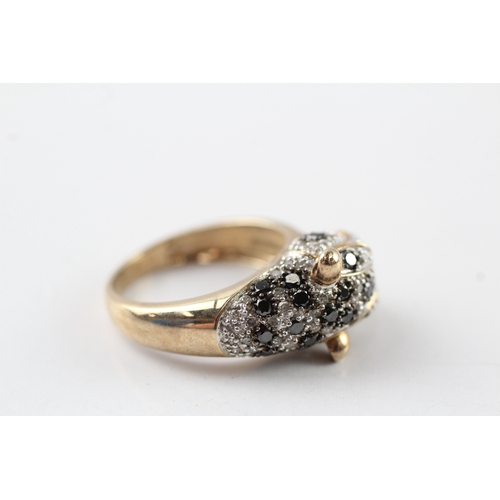63 - 9ct gold diamond pave leopard ring (5.9g) Size P