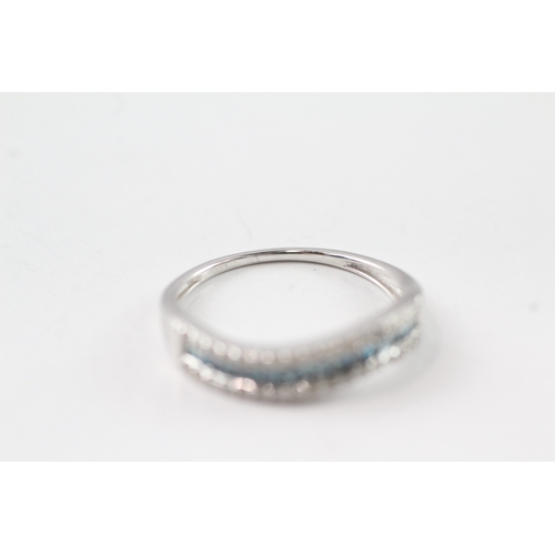 76 - 9ct white gold diamond row ring (2.2g) Size P 1/2