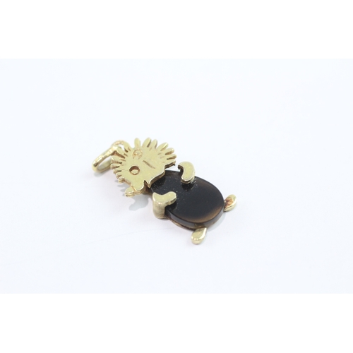 98 - 9ct gold black stone hedgehog pendant (2.2g)