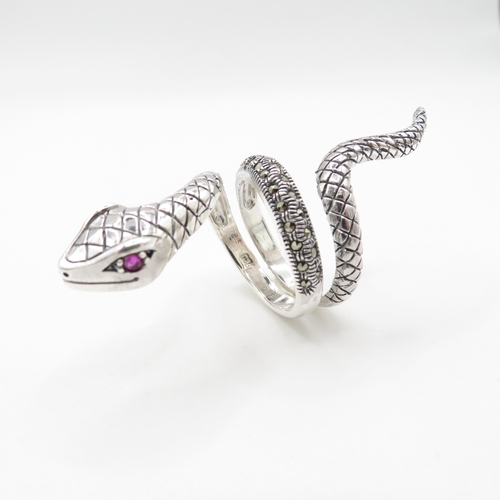 102 - Sterling Silver 925 Snake Ring with Red Stone Eyes (10.5g) - Adjustable