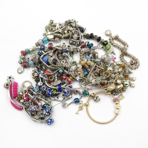 62 - Collection of Costume Jewellery 980g