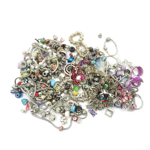 68 - Collection of Costume Jewellery 1265g