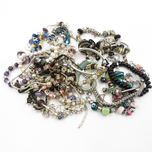 78 - Collection of Costume Jewellery 950g
