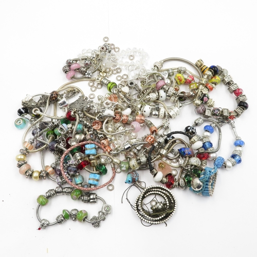 82 - Collection of Fashion Jewellery 995g