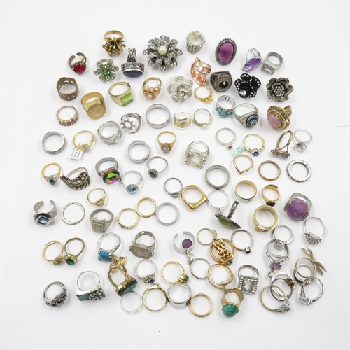 90 - Collection of Costume fashion rings 560g
