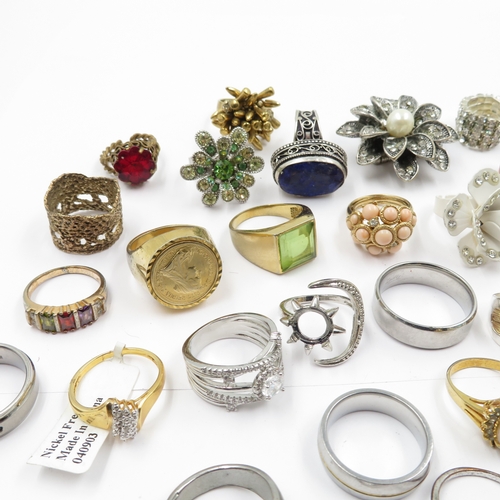 90 - Collection of Costume fashion rings 560g