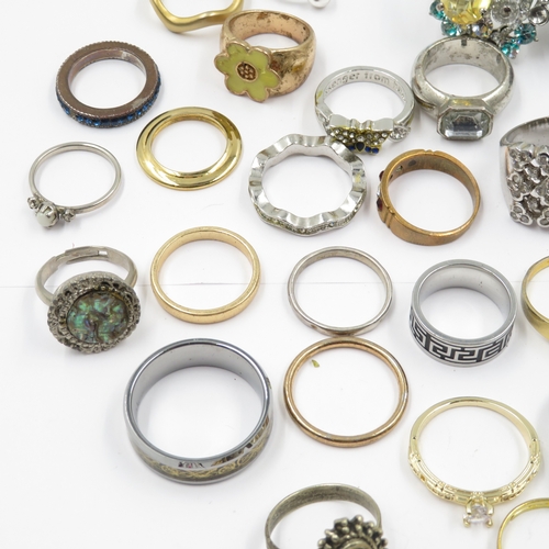 92 - Collection of Fashion rings 523g