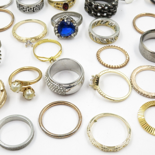 92 - Collection of Fashion rings 523g