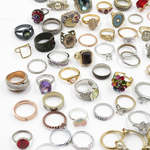 93 - Collection of fashion rings 570g