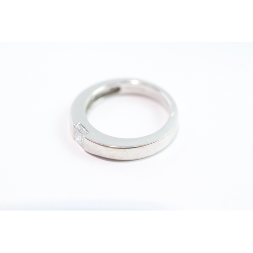 11 - 18ct gold diamond single stone ring (4.9g) Size M 1/2