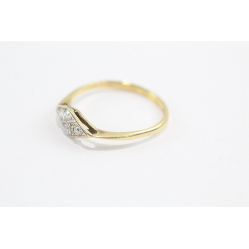 13 - 18ct gold diamond ring (1.7g) Size P