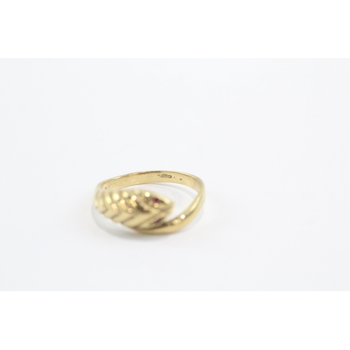 18 - 9ct gold ruby eyes snake ring (3.8g) Size S