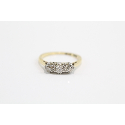 19 - 18ct gold vintage diamond trilogy ring (2.4g) Size N 1/2
